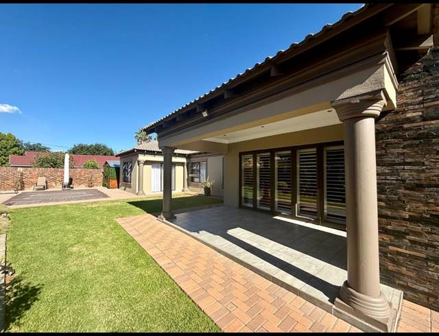 4 BEDROOM HOUSE FOR SALE IN VANDERBIJLPARK SE 4